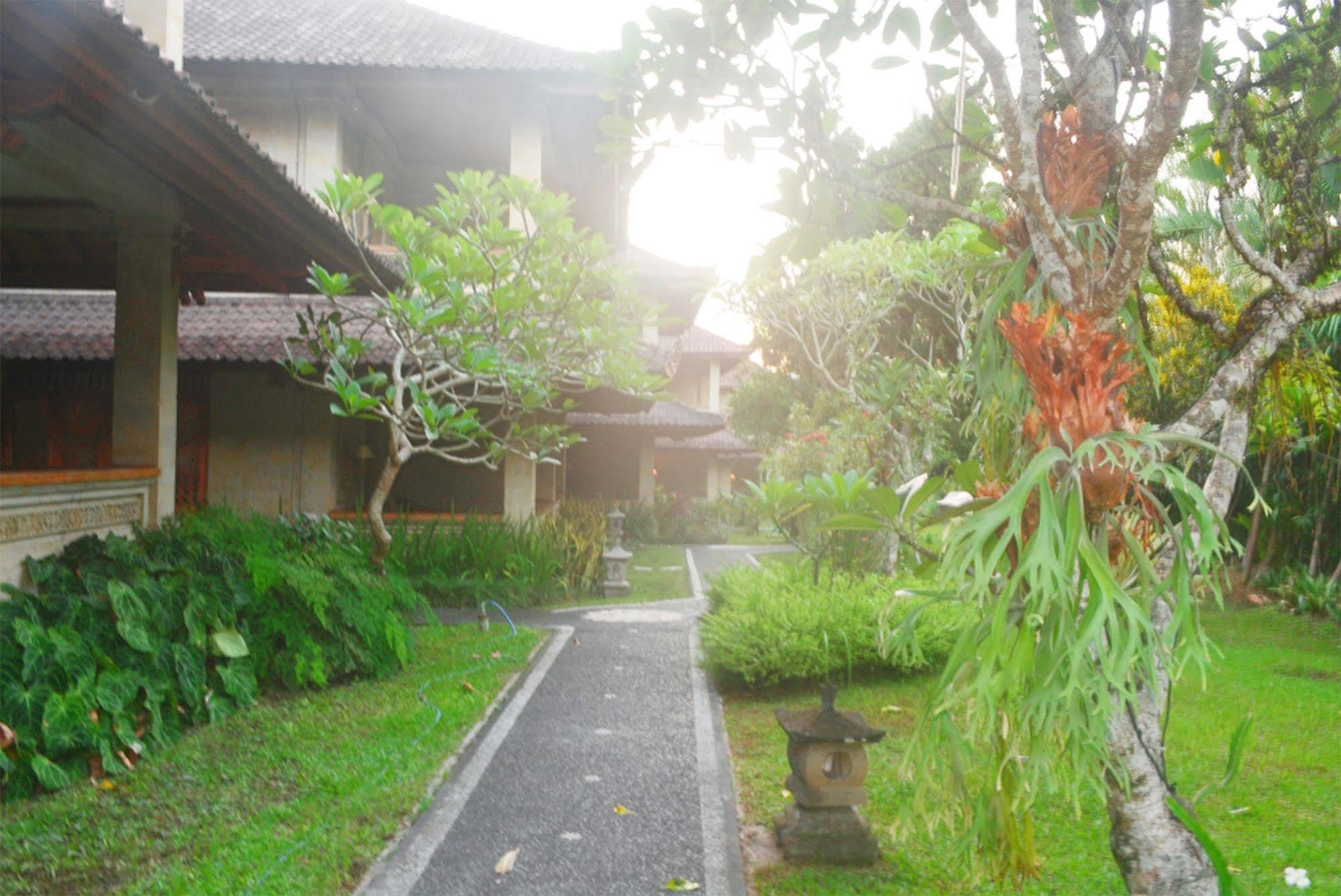 Puri Padi Hotel Ubud  Exterior photo